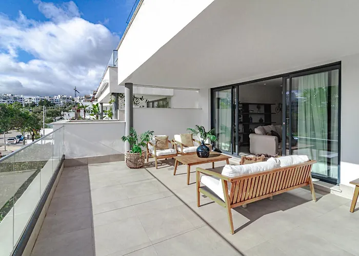 Lme3bb - Modern Flat With A Stunning 50 M² Terrace エステポナ